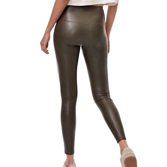 Aritzia Wilfred Free Daria Faux Vegan Leather Skinny Pants Size Medium 📦 - Picture 2 of 10